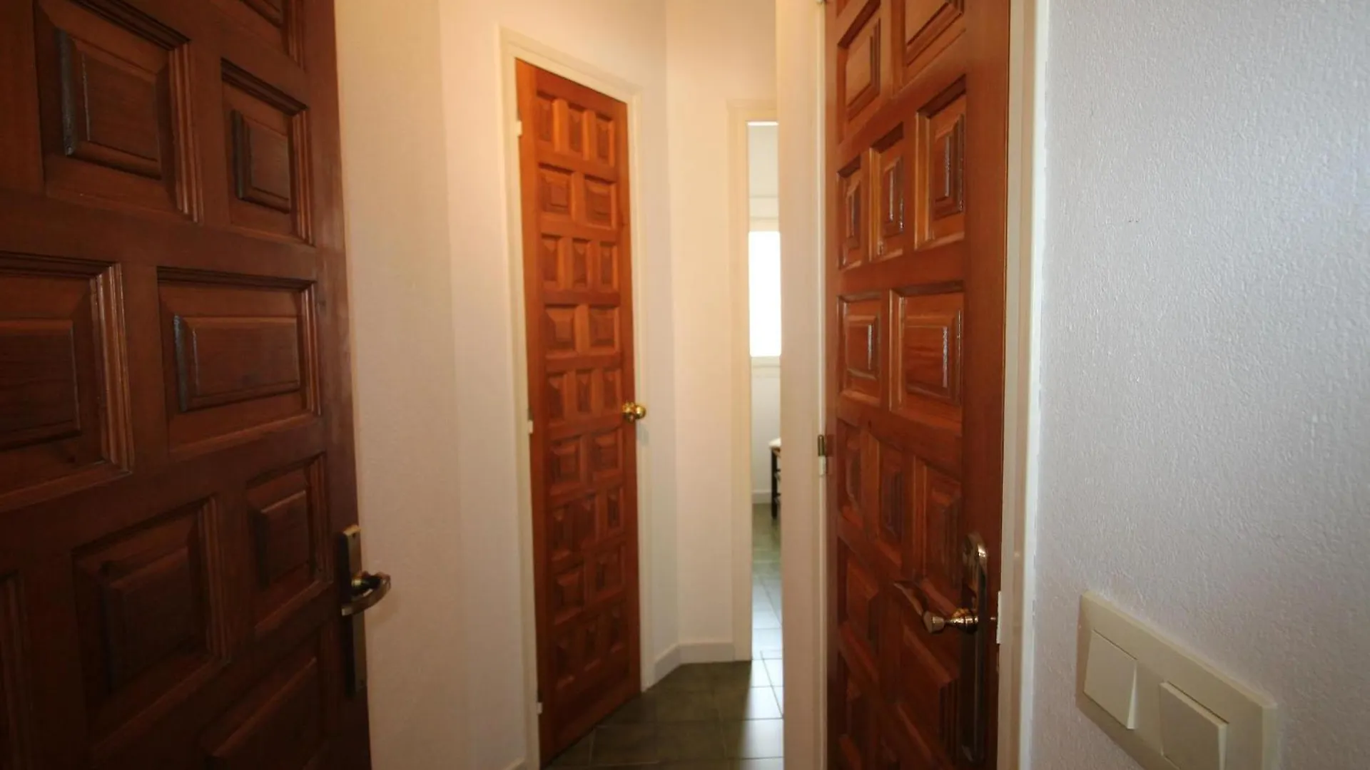 Gran Apartamento Con Terraza En Fane De Baix, Llanca - Es-228-154